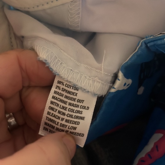 Up Up and Away!! Crown & Ivy Shorts! Super Cute! - Picture 6 of 6